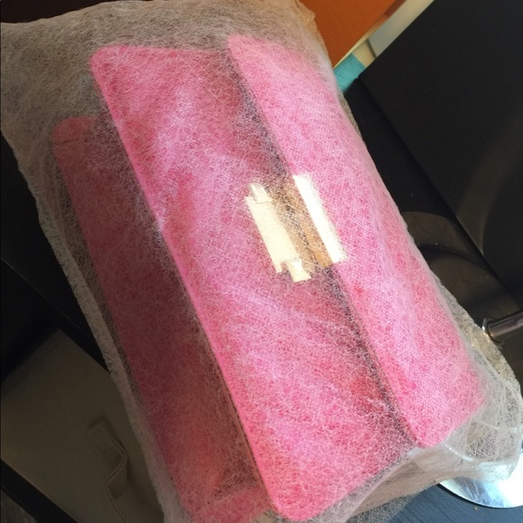 NWOT Barbie pink crossbody with matching wallet - Picture 13 of 13